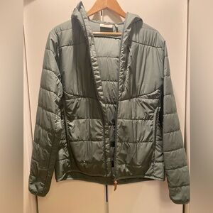 Fjallraven Women's Moss green Puffer Jacket